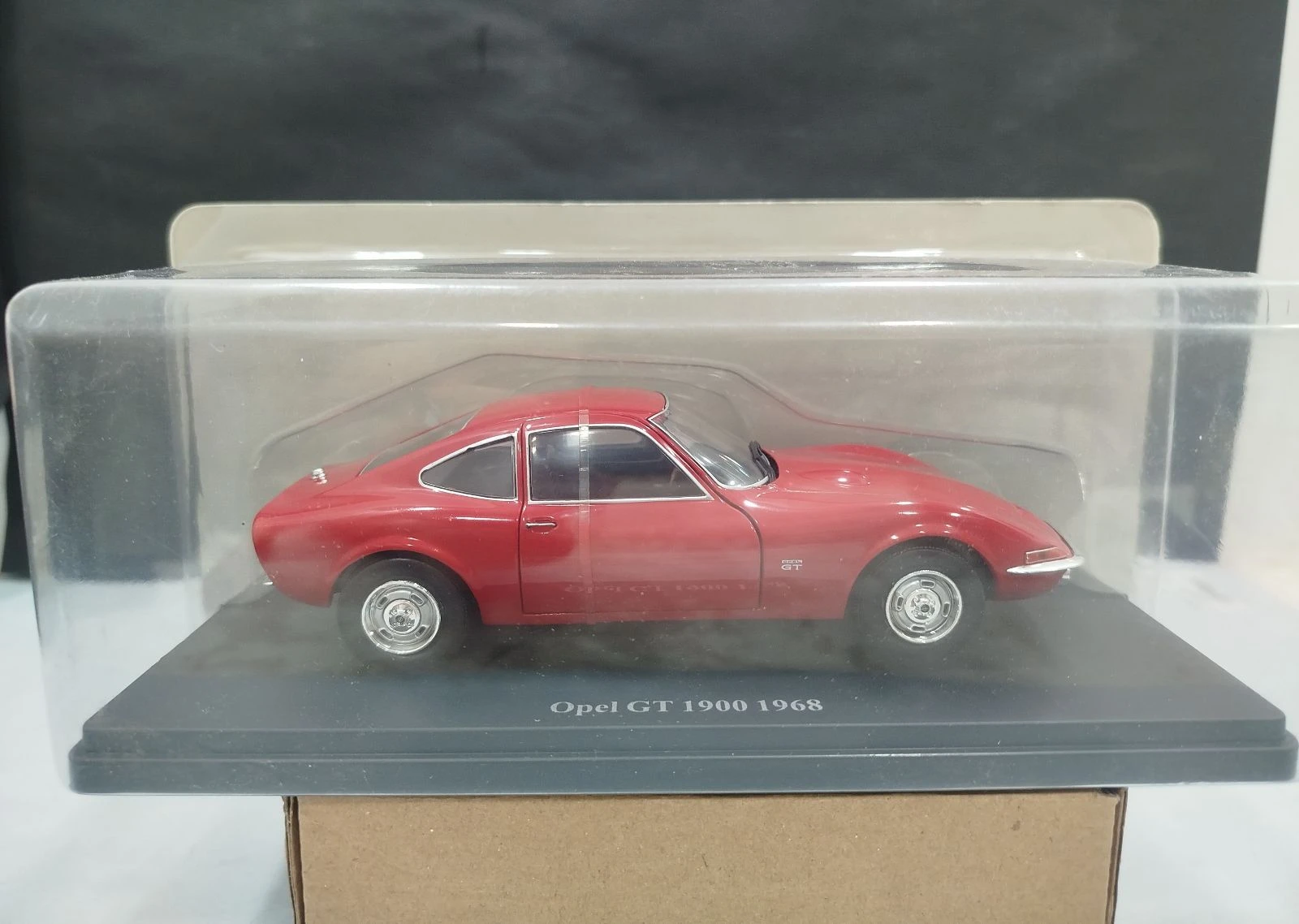 1/24 COCHE OPEL GT 1900 año 1968 1:24